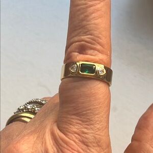 Beautiful 925 sterling silver plated Gold Ring with emerald Green Gemstone